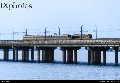湖上地铁