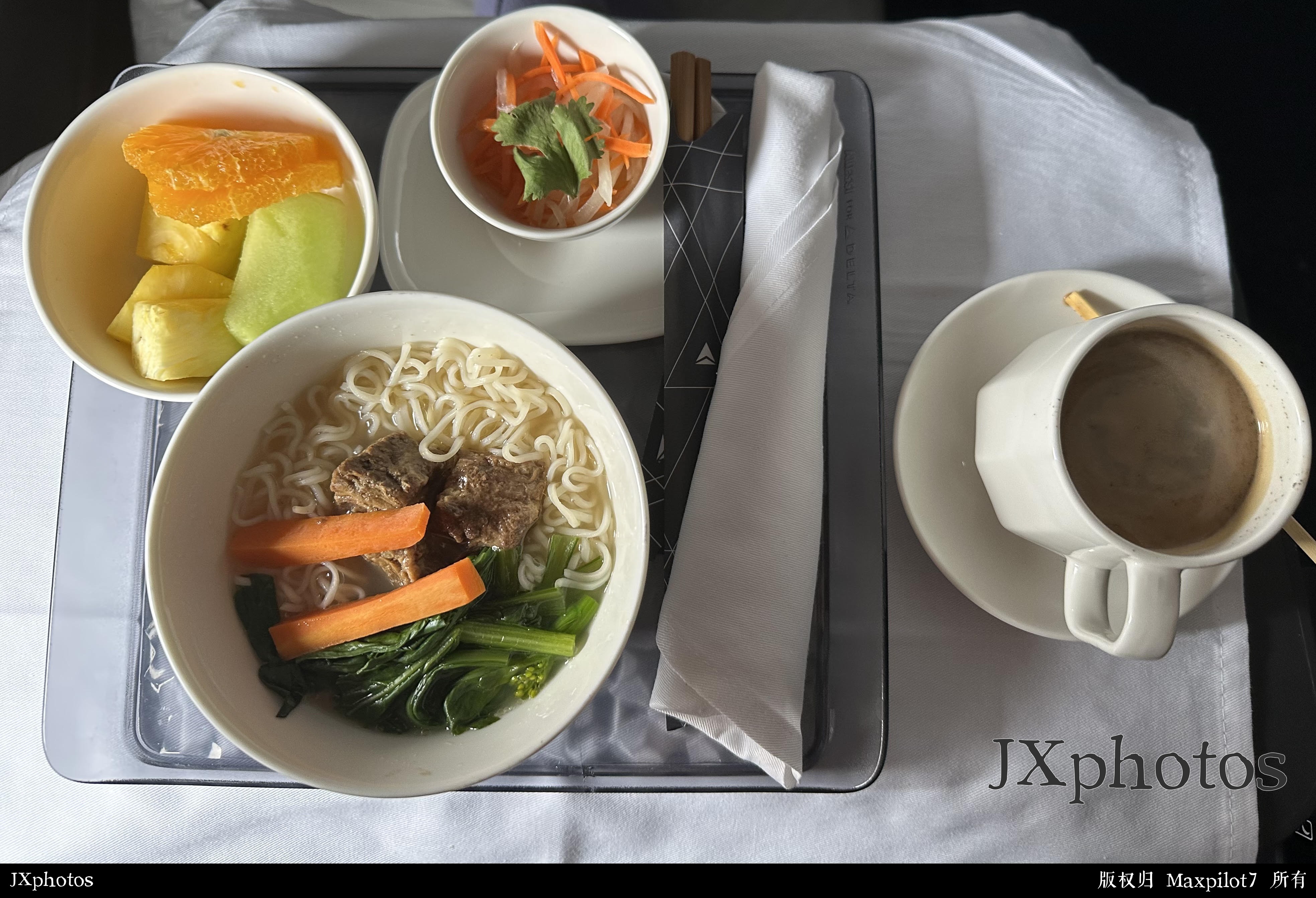 DL281西雅图塔科马-上海浦东公务舱餐食